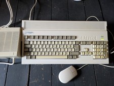 Commode Amiga A1200. Boxed