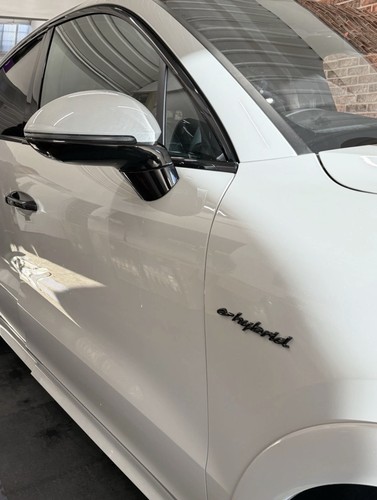 Porsche hybrid badges - porsche,