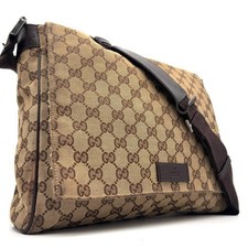 GUCCI GG Canvas Messenger