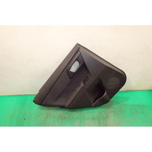 Rear door trim toyota auris - toyota,