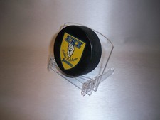 signed puck / winning puck acrylic display stand ice hockey display collector 