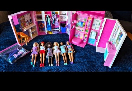 Barbie folding dollhouse - barbie,