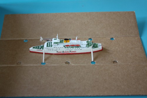 Laburnum tee ferries ro - tee,