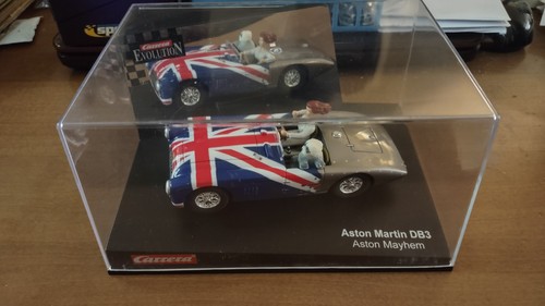 New carrera aston martin - new,