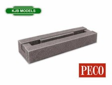 BNIB OO / N Gauge PECO PL-70