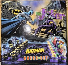 Batman The Dark Knight vs The Joker Chess Set Noble Collection DC Comics Sealed