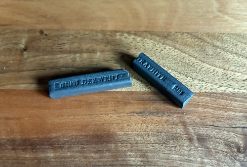 Derwent artists graphite block - graphite,