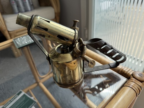 Vintage british monitor - british, no