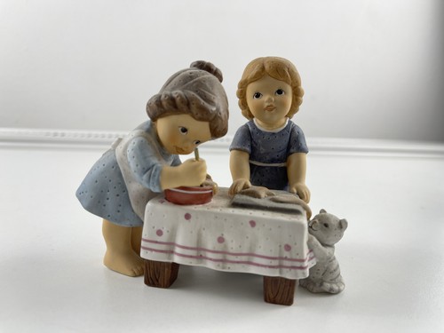 Goebel figurine nina - figurine, and