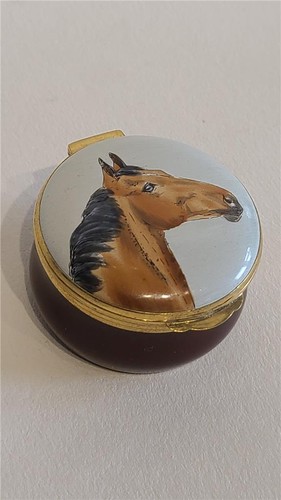 Horse design crummles - design, bilston