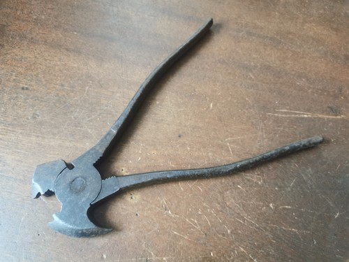 Vintage barbed wire pliers - vintage,