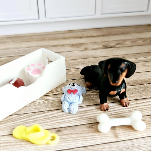 Sausage dog toys box 1 - dog, 1:12