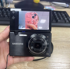 Samsung MV800 Flip-out Touch