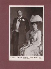 ROYALTY. KING GEORGE & QUEEN MARY. USED VINTAGE REAL PHOTO POSTCARD.