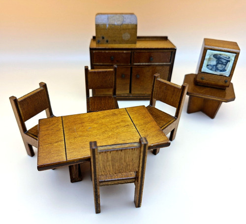 Early barton dolls house - early,
