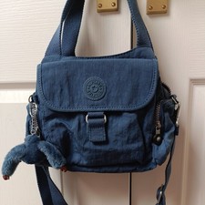 Kipling Fairfax Small In Light
