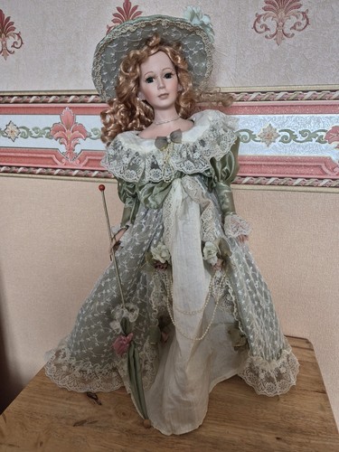 Vintage victorian dressed - vintage,