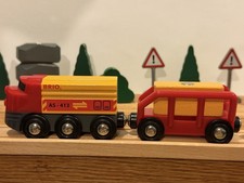 BRIO AS-413 Yellow and Red Freight Train With Trailer And Hay Bail