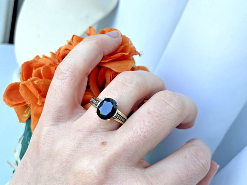 Gorgeous solid 9ct - gorgeous,