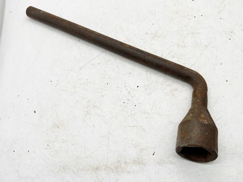 Vintage metal wheel brace - metal,
