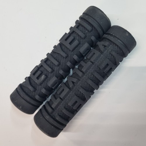 Yeti handlebar grips set - yeti,