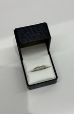 9ct White Gold & diamond