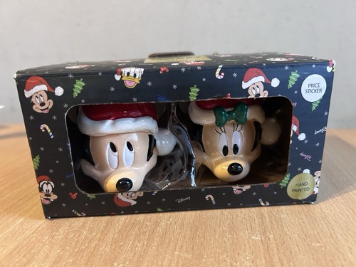 Mickey and friends hand - mickey,