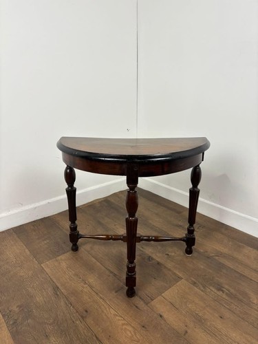 Antique style demi - style, lune