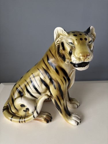 Large vintage ceramic tiger - large,