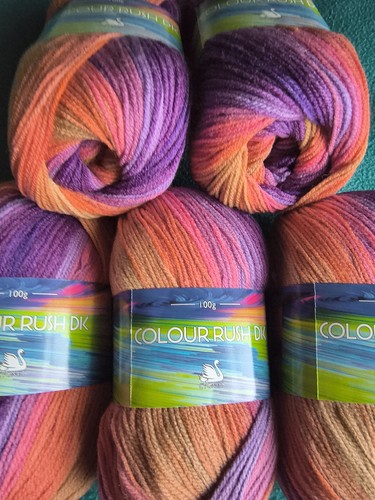 Wool yarn colour rush - 🧶,