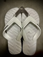 Men’s white Havaianas Size 8