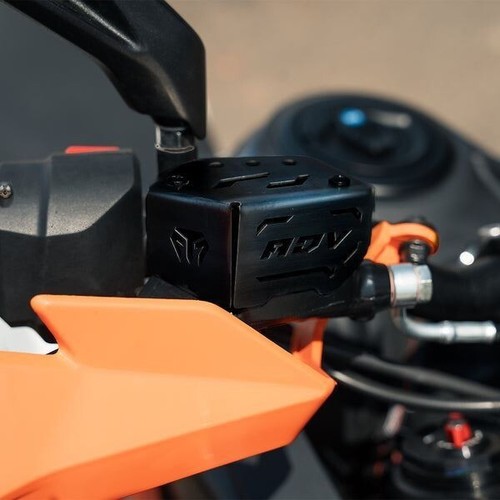 Front master cylinder - front, guard