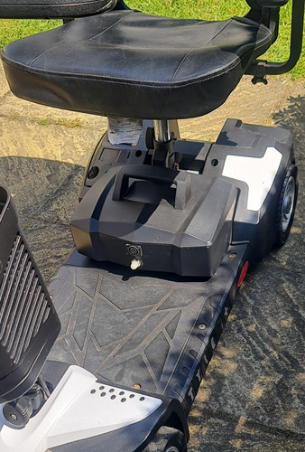 Drive style wheeled - drive, 4-wheeled