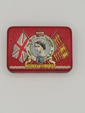 VINTAGE OXO TIN QUEEN