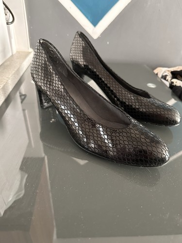 Russell bromley stuart - russell,