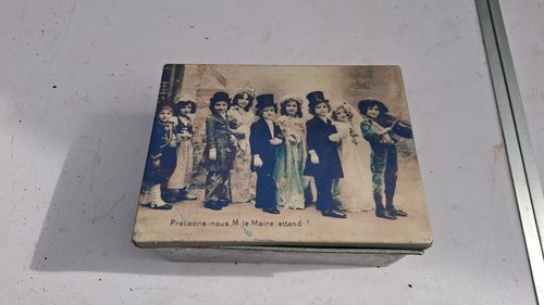 Trinket box vintage with a - box,
