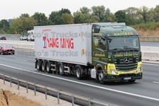Truck Photo Mercedes-Benz