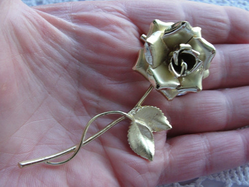Vintage rose brooch - rose,