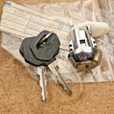 Saab 900 4-Door (84-86) Front