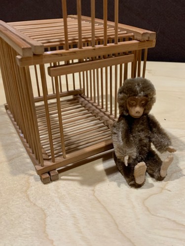 Cute vintage collectible - 🐵,