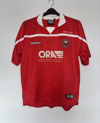 Barnsley 1999 home - barnsley,