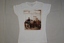 ONE DIRECTION SITTING PHOTO