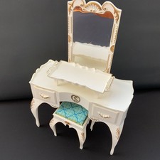 Vintage Sindy Doll Dressing