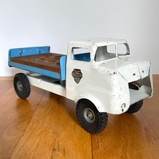 Tri-ang Milk float Lorry 1960’s Pressed Steel White And Blue