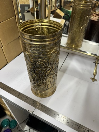 Brass embossed metal round - metal,