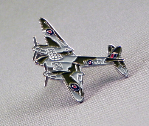 Wwii mosquito plane enamel - mosquito, pin
