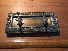 VICTORIAN ORNATE BRASS PENSTAND