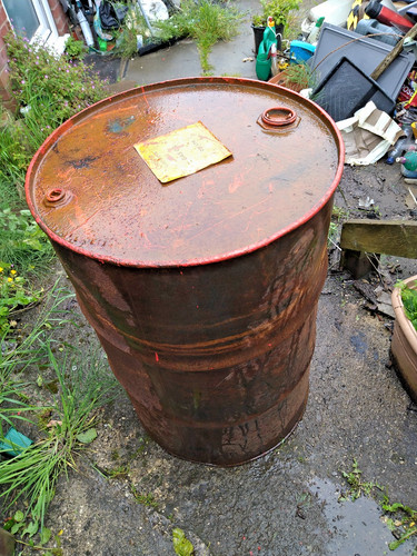 Gallon 200l oil - /,