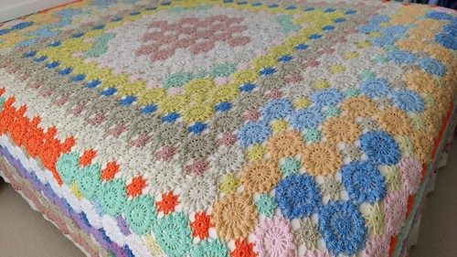New vintage hand crochet - new,