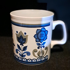 Retro 1970s Staffordshire Potteries, Blue and white floral mug. 